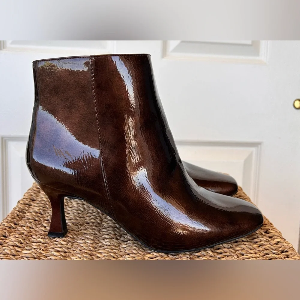 Est. 1946‎ Faux Textured Patent Leather Booties Size 8W